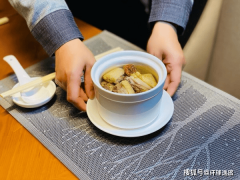 全场景办事铸标杆 温暖底色绘新篇 ---- 凤凰酒店